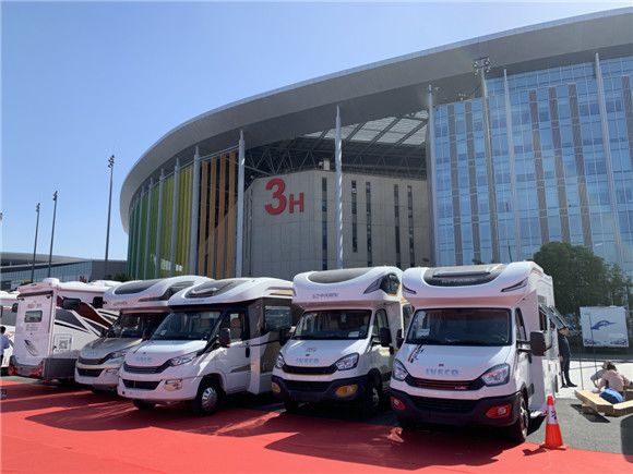 第十屆上海房車(chē)展聯(lián)合上海改裝車(chē)展在國(guó)家會(huì)展中心開(kāi)幕(m.hnhuay.cn)