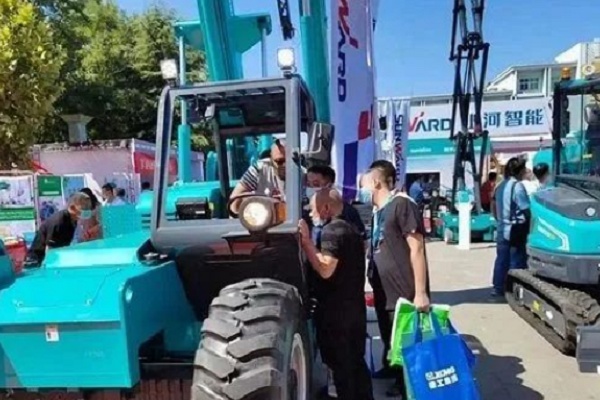 第三屆雄安工程機械展圓滿落幕，期待明年再會(m.hnhuay.cn)