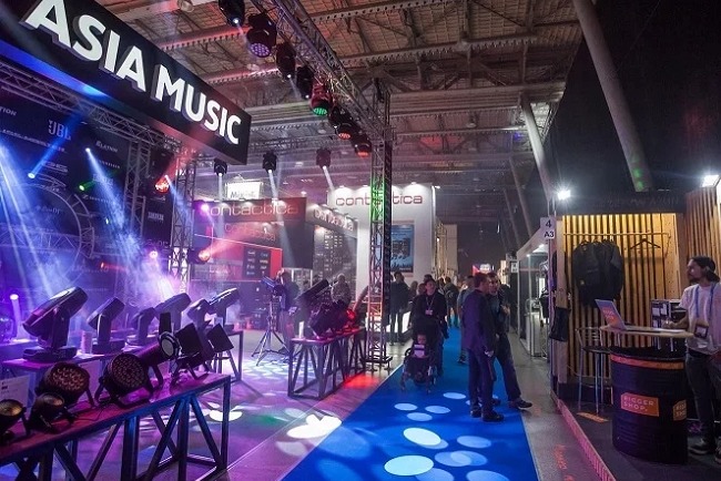 俄羅斯樂器、舞臺燈光及音響設備展覽會Light+Audio Music(m.hnhuay.cn)