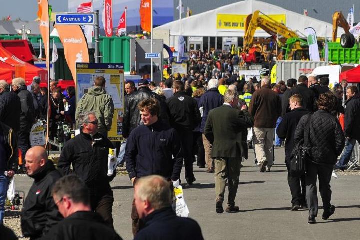 英國國際工程機械現場演示作業展覽會Plantworx(m.hnhuay.cn)
