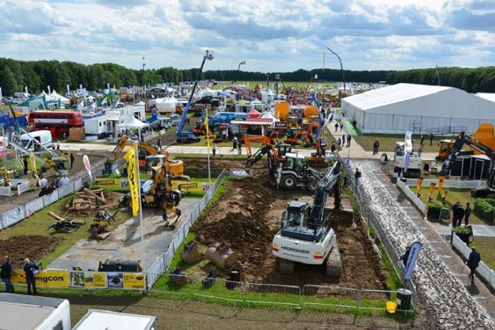 英國國際工程機械現場演示作業展覽會Plantworx(m.hnhuay.cn)